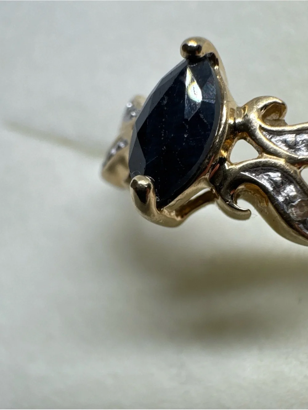 Vintage 10K Solid Yellow White Two Tone Gold Blue Sapphire Size 6 Ring Band